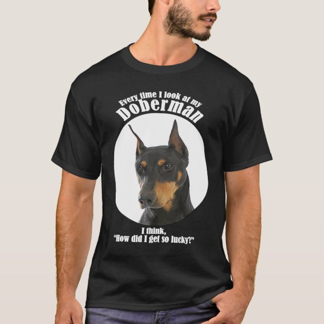 hund Lucky Doberman T Shirt (Framsida)
