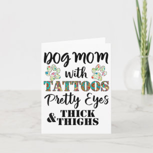Hund Mamma med tatueringar Söt Ögon tjock och lår Kort