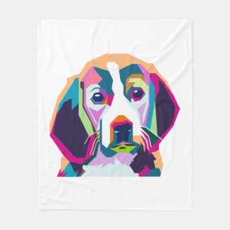 hund med färgstark fleecefilt