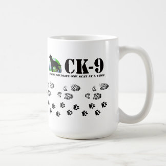Hund- muggtass avtryck för beskydd och kängatryck kaffemugg