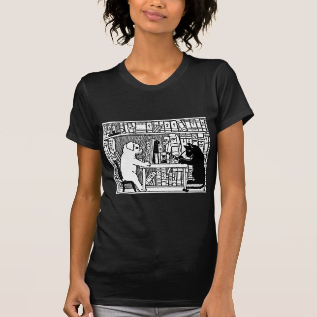 Hund och katt i bibliotek t shirt (Framsida)