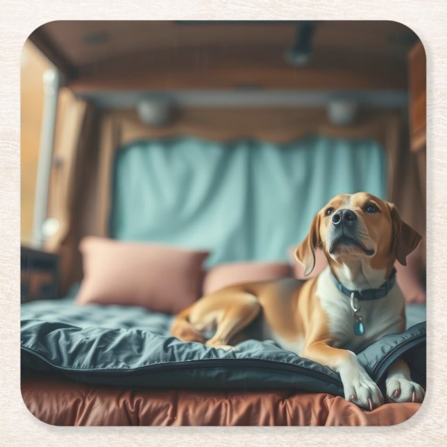 Hund på säng underlägg papper kvadrat (Framsidan)