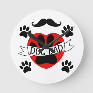 Hund Pappa Tass och Röda hjärtat Teckning Rund Klocka