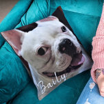 Hund Pet Funny Photo Besties Friends Bff Modern Kudde<br><div class="desc">Anpassa kudden med ett foto som fångar de adjektiva stunder som delas mellan dig och din hund - en visuell firande av din speciella koppling. Kudden är inte bara en mysigt accent. Den är ett bevis på den ogenomträngliga vänskapen mellan dig och hårigets bästa vän.</div>