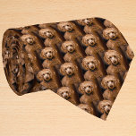 Hund Photo Personlig Slips<br><div class="desc">Det här anpassadet necktie är ett trevligt sätt att fira din hårig vän. Det är designat att visa en mönster av ditt valda hund-foto och skapa ett hjärtbeväpnande och personlig-tyg. Själva slitaget blir en arbetsyta för ansikte i din älskade poochs, som upprepas över tyget för en effekt som är lika...</div>