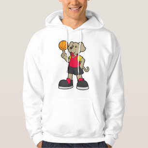 Hund som basketspelare med basket hoodie