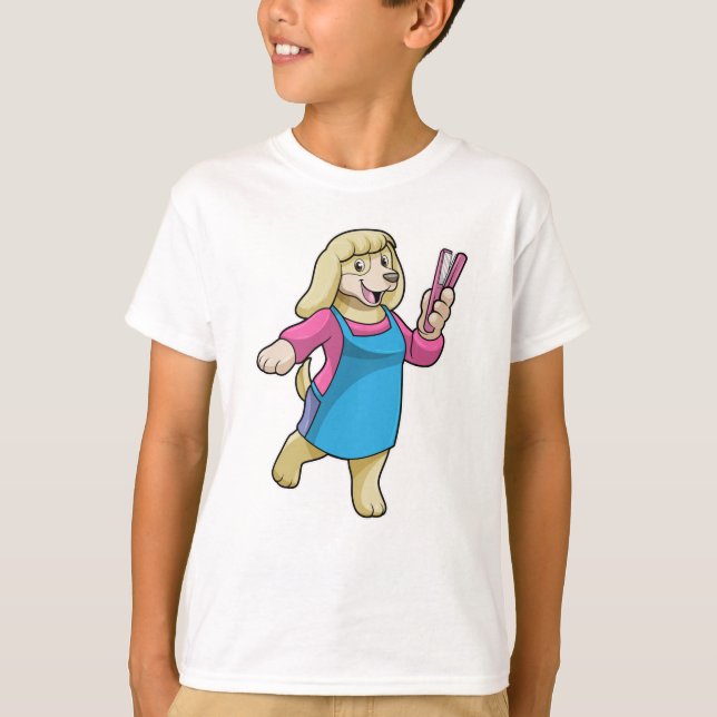 Hund som Hairdresser med Comb T Shirt (Framsida)