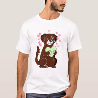 hund som håller ett grönt hjärta t shirt