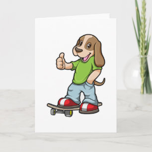 Hund som skateboardåkare med skateboard kort