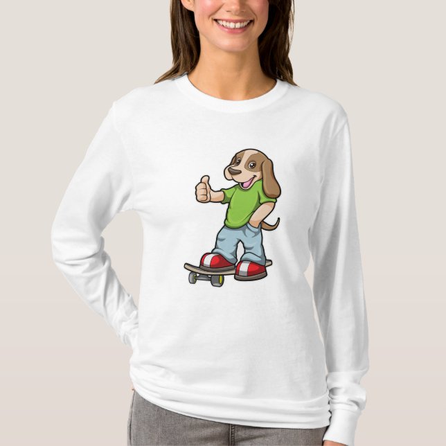 Hund som Skater med Skateboard T Shirt (Framsida)