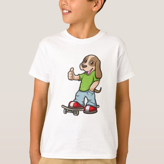 Hund som Skater med Skateboard T Shirt (Framsida)