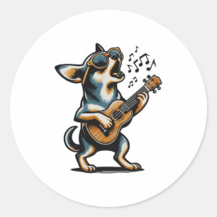 Hund spelar gitarr sjunger Chihuahua Rolig hund Ma Runt Klistermärke