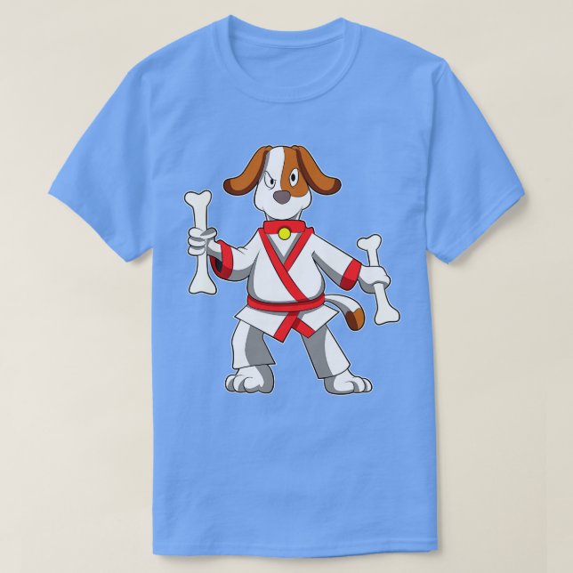 Hund vid martialkonsten Karate med Bone T Shirt (Design framsida)