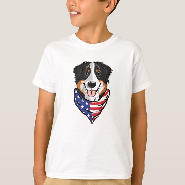 Hund Wearing Nacke Bandana T Shirt (Framsida)