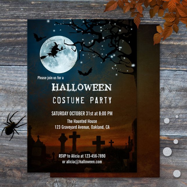 Hundad Halloween-mousserande Ljus Party Inbjudan (Halloween party invitation featuring a spooky graveyard at full moon with a witch flying on a broom)