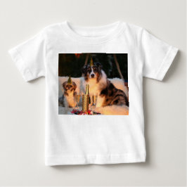 Hundar firar nyår t shirt