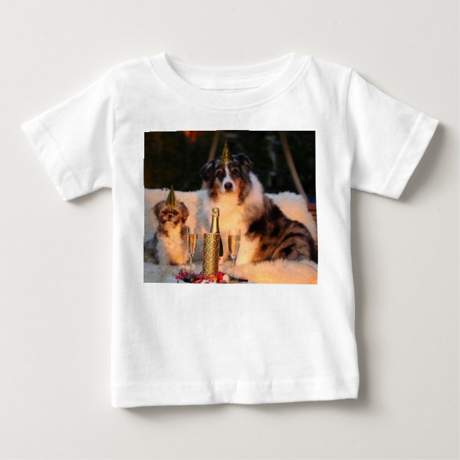 Hundar firar nyår t shirt (Framsida)