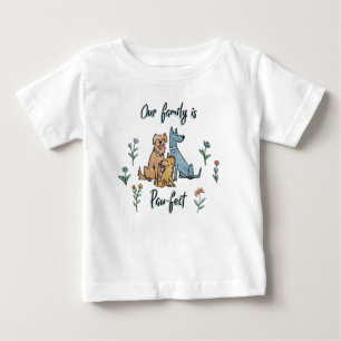 Hundar i den trädgårds- droppen vår familj ä t-shirt