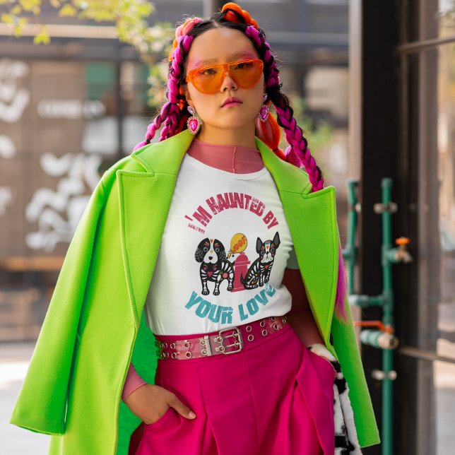 (Hundar) Jag är hemsökt av din Kärlek Halloween T Shirt (Skapare uppladdad)