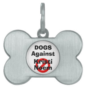 Hundar mot Kristi Noem Husdjursmärke ID-bricka Husdjur