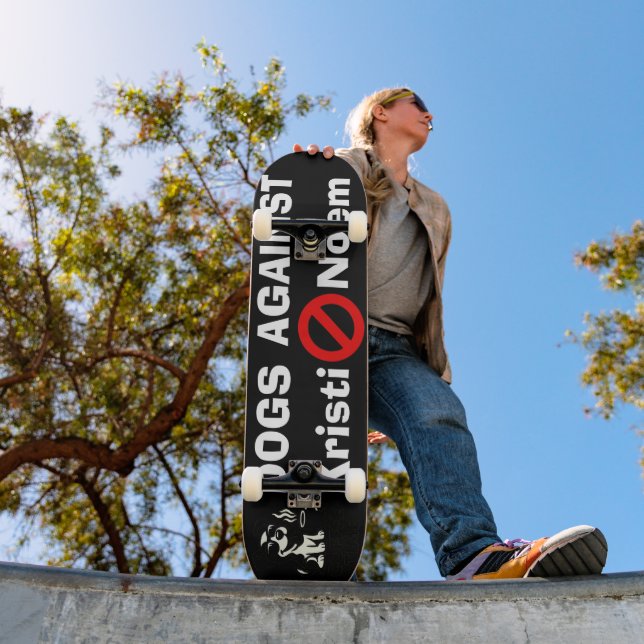 Hundar mot Kristi Noem Skateboard (Utomhus 1)
