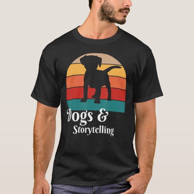 Hundar och StoryBerätta Storyteller T Shirt (Framsida)