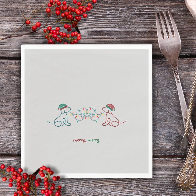 Hundar spelar med julklapp Ljus Party Napkins Pappersservett (Merry Merry Napkin featuring 2 cute dogs with winter hats and Christmas lights.  Holiday Party Time!)