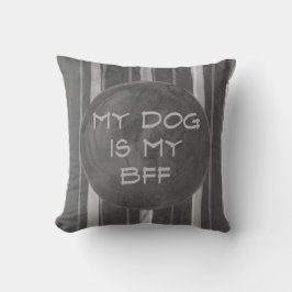 Hunden är min dekorativ kudde för BFF-gråttranden