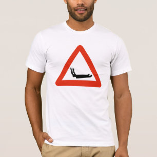 HundSleds som korsar, trafikerar undertecknar, T Shirt