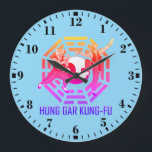 Hung Gar Kung-Fu Stor Klocka<br><div class="desc">Style: 10.75" Round Acrylic Wall Clock Customize your wall clock to create a functional wall décor statement piece to perfectly match your home décor, show off your art or favorite photo, or give as a personalized gift. This unique, high-quality wall clock is vibrantly printed with AcryliPrint®HD process and features a...</div>