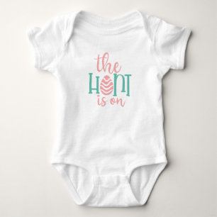 Hunt är på Cute Påsk T Shirt