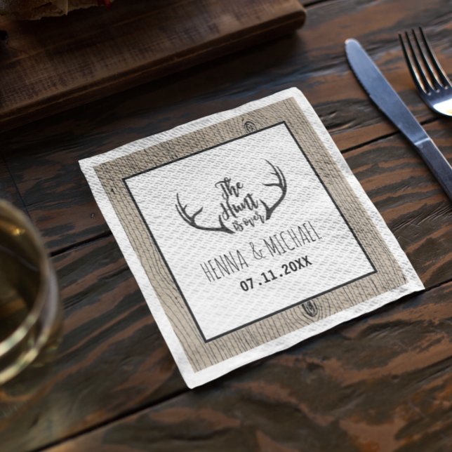 "Hunt is Over" Rustic Antler Barnwood Bröllop Pappersservett (Skapare uppladdad)