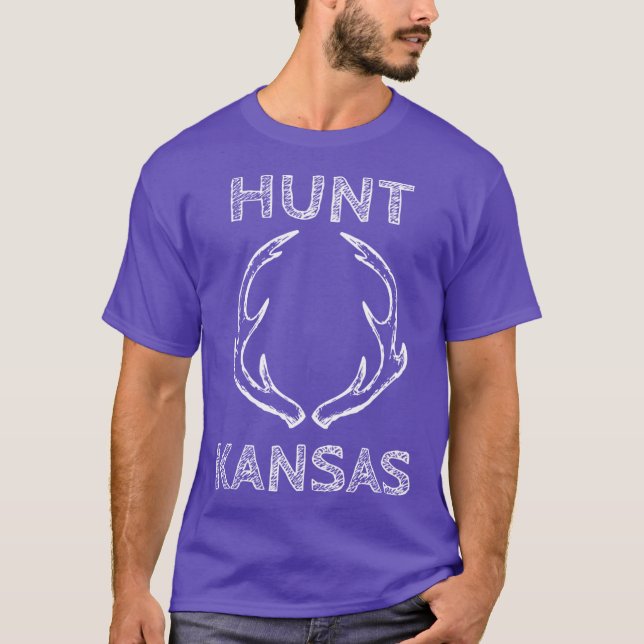 Hunt Kansas Deer Hunting design for Hunting Lovers T Shirt (Framsida)