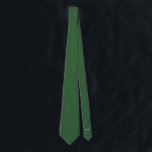 Hunter Grönt Groom och Marskalkar Initialer Bröllo Slips<br><div class="desc">Hunter knyter Gröntar till brudgummen och hans marskalkar för att matcha olika bröllop-sviter. Gömt på baksidan kan du enkelt anpassa initialer så att det inte kan finnas några fel på vem som är tillhör till vem! Du kan ändra färg och typsnittet för initialer och även färgen slips om du vill...</div>