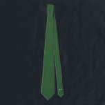 Hunter Grönt Groom och Marskalkar Initialer Bröllo Slips<br><div class="desc">Hunter knyter Gröntar till brudgummen och hans marskalkar för att matcha olika bröllop-sviter. Gömt på baksidan kan du enkelt anpassa initialer så att det inte kan finnas några fel på vem som är tillhör till vem! Du kan ändra färg och typsnittet för initialer och även färgen slips om du vill...</div>