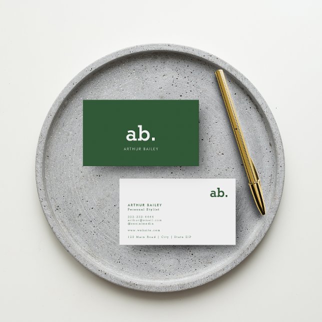 Hunter Grönt Monogram | Modern minimalist Visitkort (A hunter green and white business card with a timeless monogram design.)