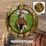 Hunter Photo FIRST TURKEY Hunting Camouflage Julgransprydnad Keramik<br><div class="desc">Minneshögtidlighålla sin första jaktupplevelse av kalkoner genom att skapa en speciell keepéprydnad. Texten kan ändras eller raderas efter behov. Bakgrunden har en tålig, handmålad vattenfärgskonstruktion i kamouflage med brunt och grönt. PHOTO TIP: För snabbaste/bästa resultat väljer du ett foto med subjekt i mitten och/eller före skörd till en kvadratisk form...</div>