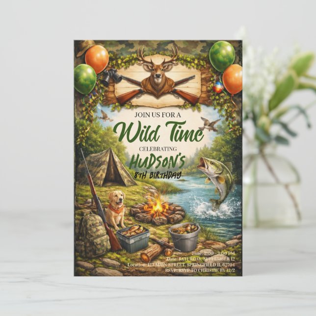 Hunting and Fishing Camo Boy birthday Invitation Inbjudningar (Stående Fram)