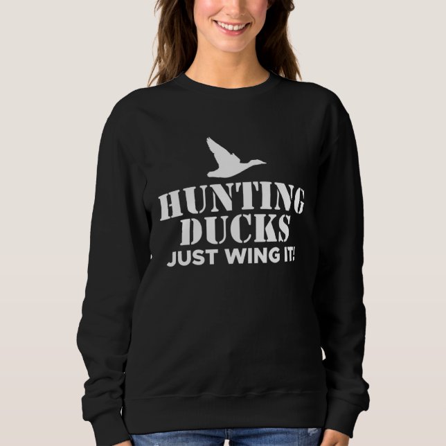 Hunting Ducks Just Wing It Duck Hunting T Shirt (Framsida)
