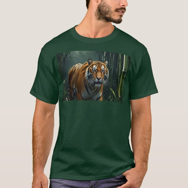 Hunting Tiger i Bamboo Grove T Shirt (Framsida)