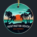 Huntington Beach California Retro Sunset Souvenirs<br><div class="desc">Huntington Beach California city. Den här återdesignen ger en underbar julklapp eller födelsedagspresent till fläkt av Huntington Beach. Retro-sommarbesöksmönstret är en perfekt gåva till älskare och tropiska destinationer fläkt.</div>