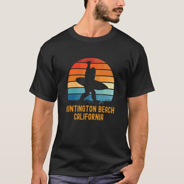 Huntington Beach California Sasquatch Souvenir T Shirt (Framsida)