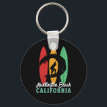 Huntington Beach California Vintage Retro Surfing Nyckelring<br><div class="desc">Vintagens ritbordsdesign för surfare som surfar i kärlek och rider över havet vinkart. Coola sommar helgdag, påsklov varor för dem som njuter av hett sol, tropiskt väder, solbadning under handflatan träd. Grunge och misströstan till bäran medan du njuter av stranden party och sjunger runt brasan. Underbar souvenir, julklapp och födelsedagspresent...</div>