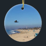 Huntington Beach, Kalifornien<br><div class="desc">Visa stranden på Northside of the Pier i Huntington Beach,  Kalifornien. En duva fotobombade min bild,  men jag tänka att det ändå visade sig vara sötens bra! Foto taget i november 2022.</div>