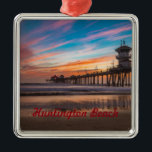 Huntington Beach Pier vid solnedgången Julgransprydnad Metall<br><div class="desc">Huntington Beach Pier vid solnedgången</div>