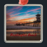 Huntington Beach Pier vid solnedgången Julgransprydnad Metall<br><div class="desc">Huntington Beach Pier vid solnedgången</div>