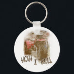 Hur jag rullar - ATC Trike Three Wheeler Nyckelring<br><div class="desc">En vintage 80 är röd, trehjulig, terräng från vägcykel eller trike, känd som ATC. Dessa var mycket populära innan de fyra hjulförsedda fyrhjulingarna och ATV utvecklades och samlas nu in och återställs av entusiaster. Om du är en som ska gräva på en av de här retroröda riderna, så är det...</div>