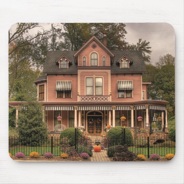 Hus - bo dockhuset musmatta (Framsidan)