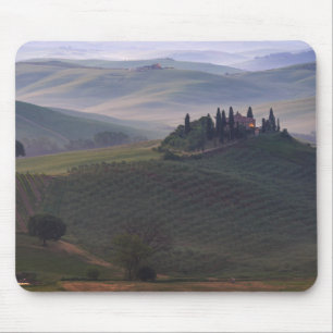 Hus i Tuscany i morgondimmamousepaden Musmatta
