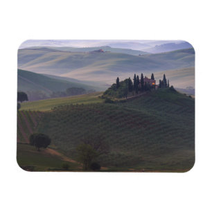 Hus i Tuscany i morgonrektangelmagneten Magnet